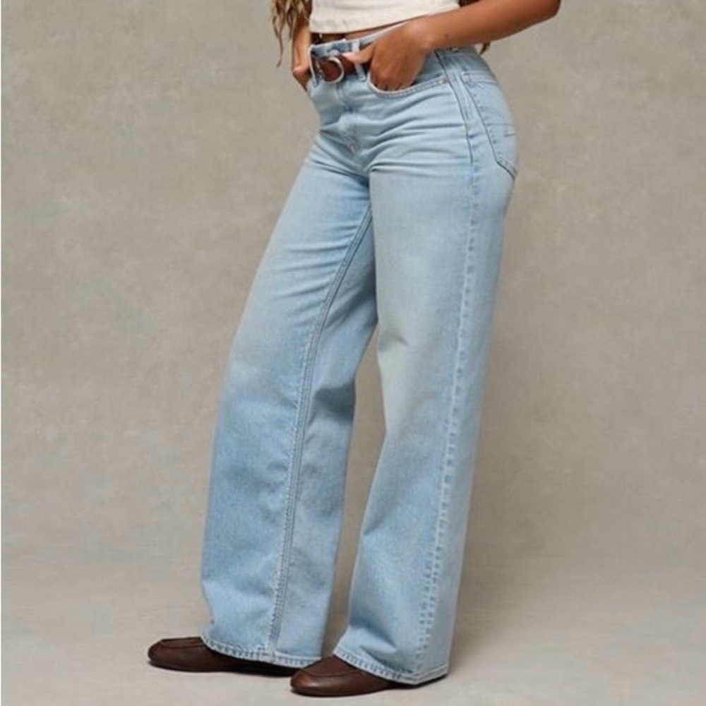 American Eagle Outfitters Light Wash Curvy Wide Leg Jeans 16L